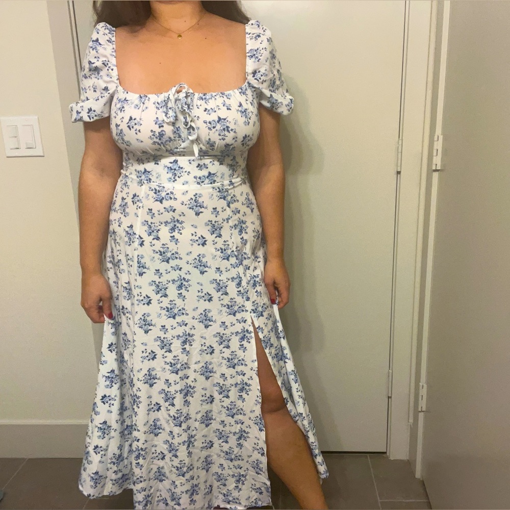 Dress /floral /white